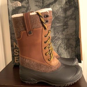 NEW! THE NORTH FACE BOOTS